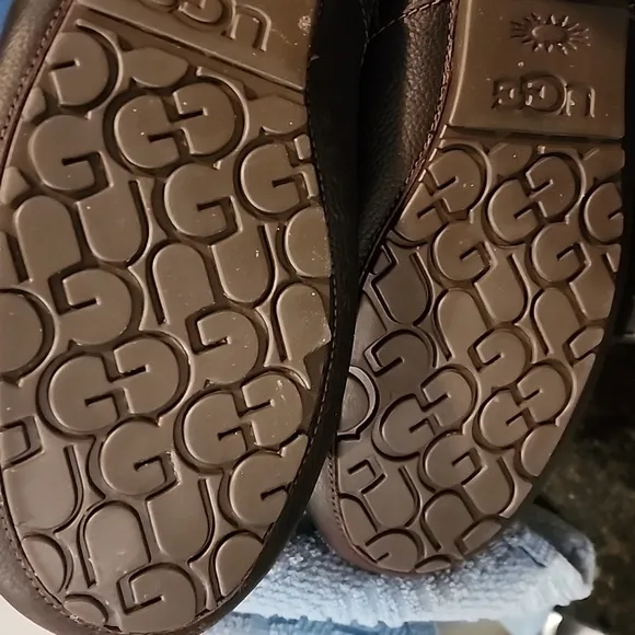 Men's  UGG LEATHER SLIPPERS PRE-OWNED  SIZE 11 3E Brown Leather Loafers