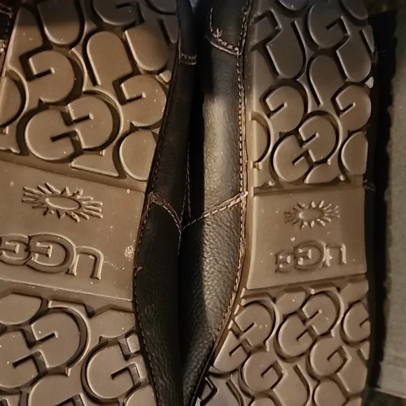 Men's  UGG LEATHER SLIPPERS PRE-OWNED  SIZE 11 3E Brown Leather Loafers