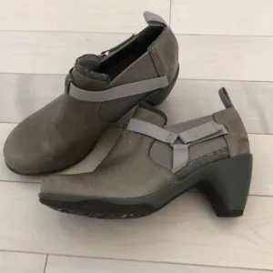 Merrell Women's Aluminum Performance Footwear Chelsea Boots Gray Size 7