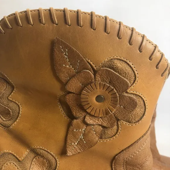 MIA Boho Daisy Leather Ankle Boots Floral Accents Western Style Tan 8.5M
