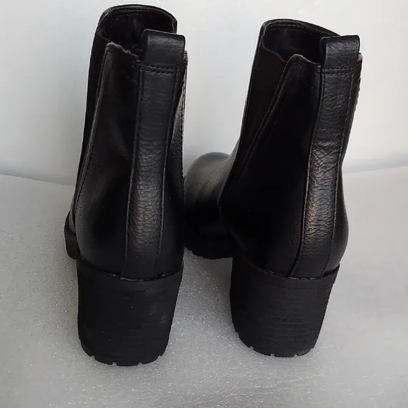 MIA Jody Chelsea, Black Ankle Boots, Elastic Side Panels, Chunky Soles, Size 7.5
