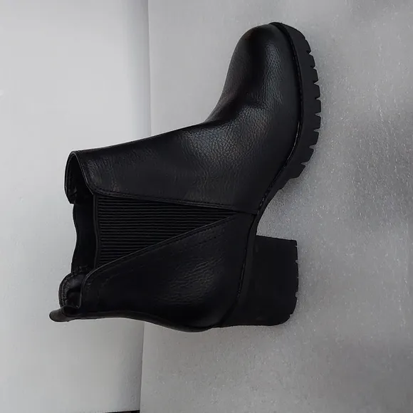 MIA Jody Chelsea, Black Ankle Boots, Elastic Side Panels, Chunky Soles, Size 7.5