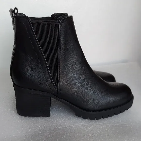MIA Jody Chelsea, Black Ankle Boots, Elastic Side Panels, Chunky Soles, Size 7.5