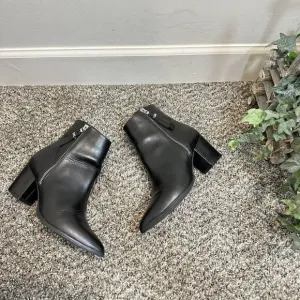 Michael Kors Dawson Mid Black Leather Pointed Toe Ankle Boots Bootie Size 6.5 M