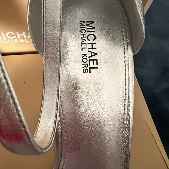 Michael Kors Paris Sequin Bow Silver High Heel. new never worn