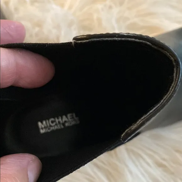 MICHAEL Michael KORS Black Leather Ankle Boots