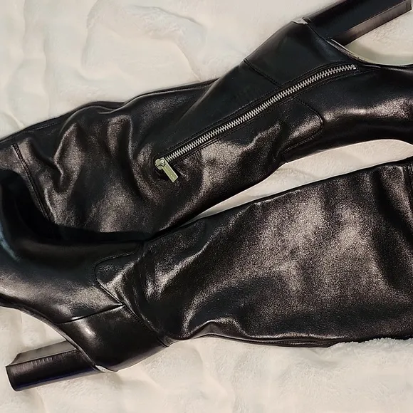 Michael Michael Kors Regina Tall Zip Boot Brand New Size 5.5 and 7