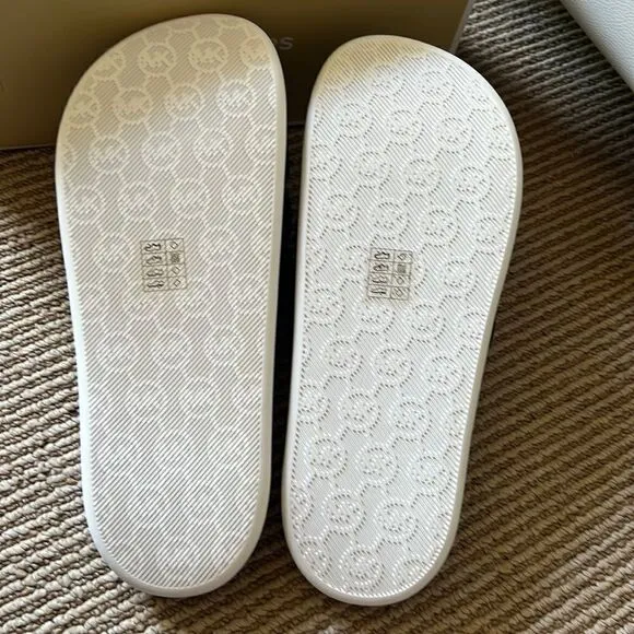 MICHAEL KORS quilted slides sandals 10