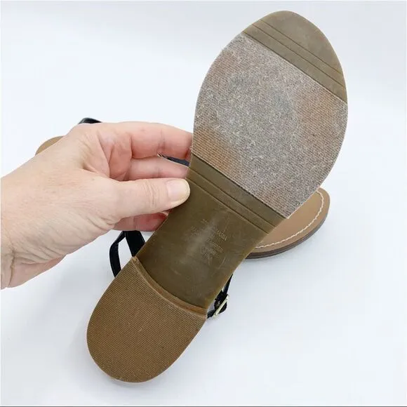 Michael Michael Kors Thong Black Flat Sandals w/Gold/Black Disk Accent 7.5
