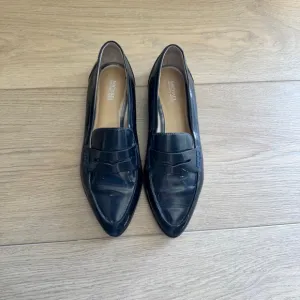 Micheal Kors Navy Blue Patent Leather Loafers