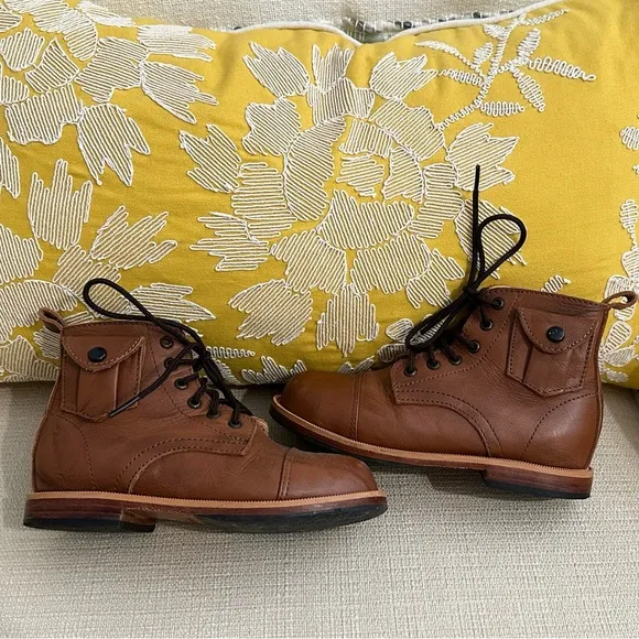 Mikoleon boots size 29