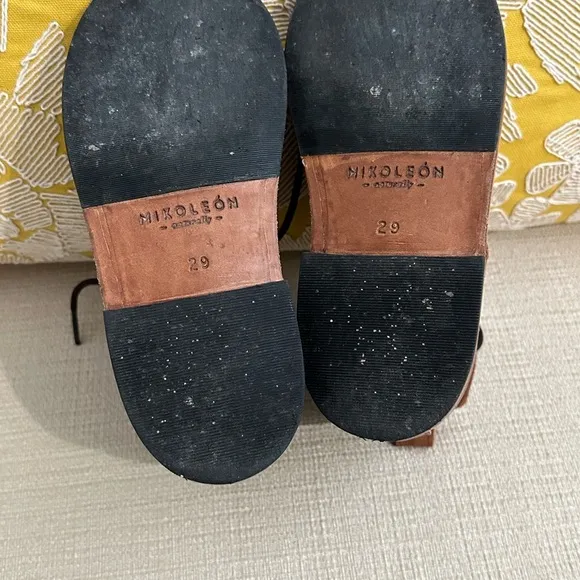 Mikoleon boots size 29