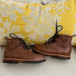 Mikoleon boots size 29