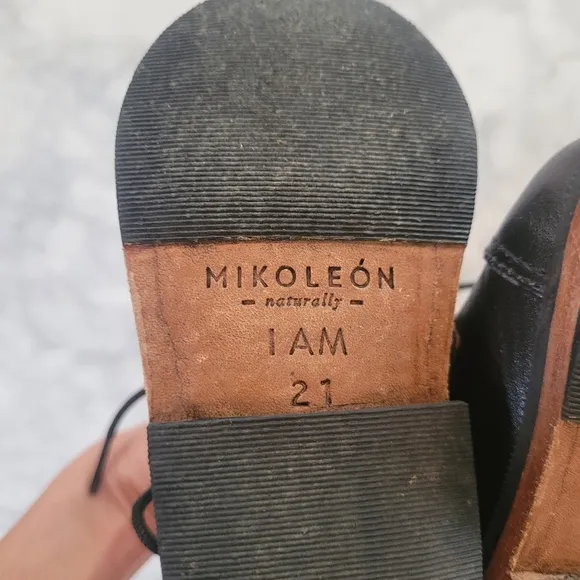 Mikoleon Heirloom Classic Black Boots