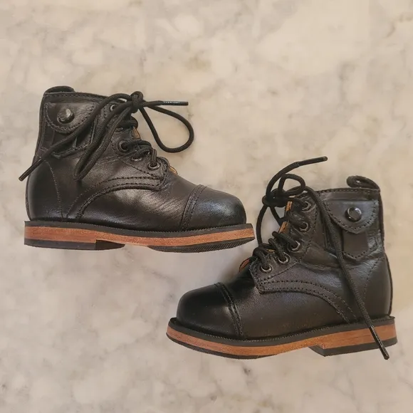Mikoleon Heirloom Classic Black Boots