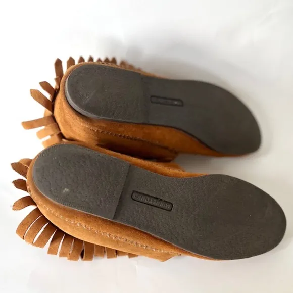 Minnetonka Classic Fringe Hardsole Boot