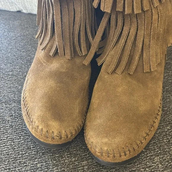 Minnetonka Suede Tan Western Bohemian Fringe Boots Size 7