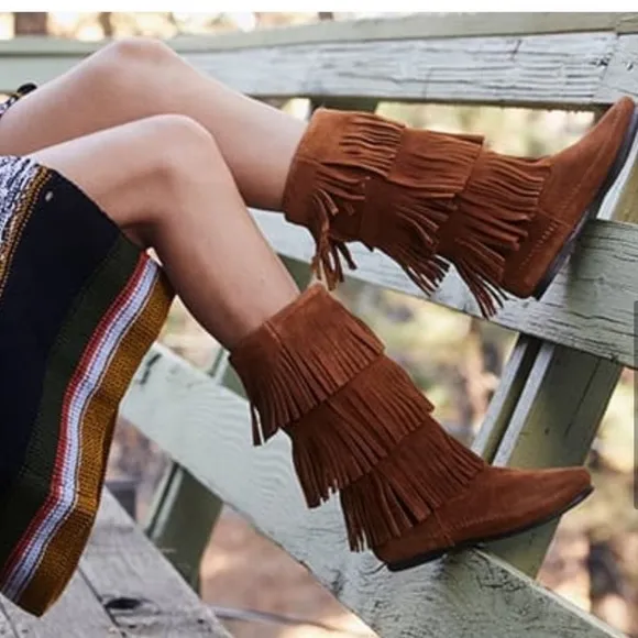 Minnetonka Suede Tan Western Bohemian Fringe Boots Size 7