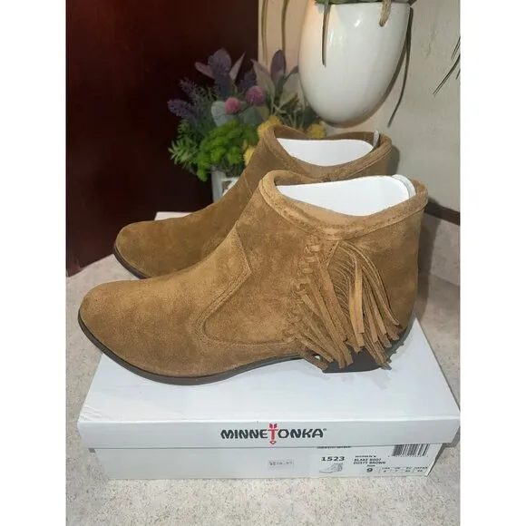 Minnetonka Women's Blake Fringe Suede Boots Size 6