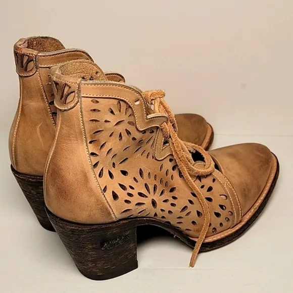 Miss Macie Waitin' On Friday Booties Ankle Boots Laser Cut Lace-up Leather 7.5