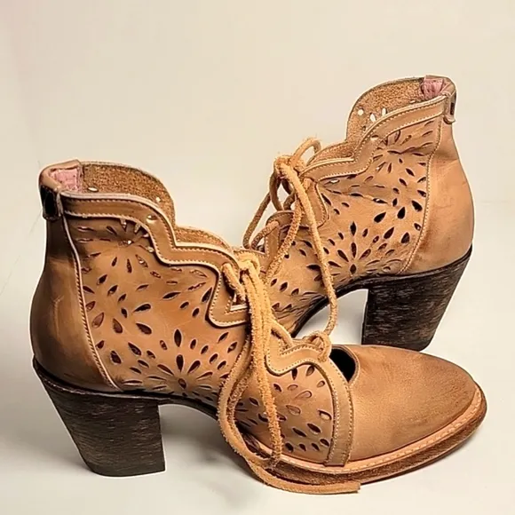 Miss Macie Waitin' On Friday Booties Ankle Boots Laser Cut Lace-up Leather 7.5
