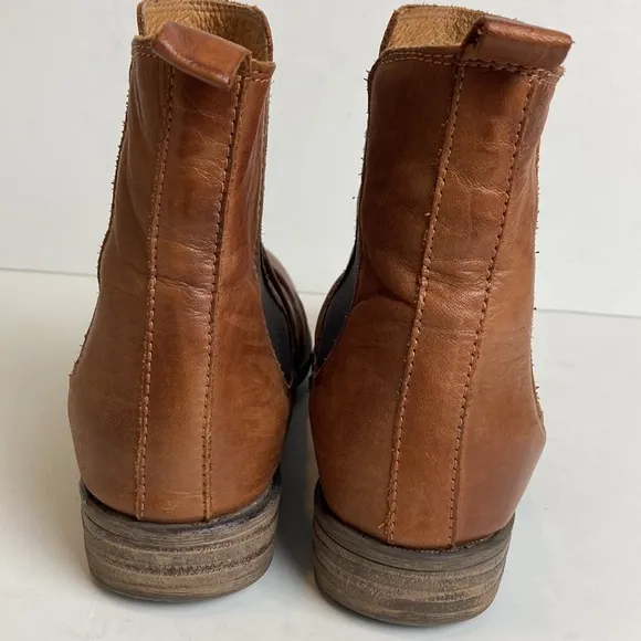 Miz Mooz Womens Lissie Cognac Genuine Leather Chelsea Boots Size 8 Slip-on