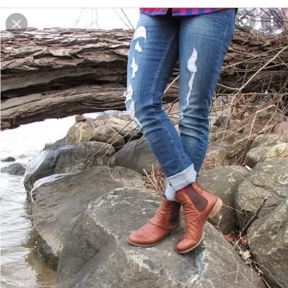 Miz Mooz Womens Lissie Cognac Genuine Leather Chelsea Boots Size 8 Slip-on