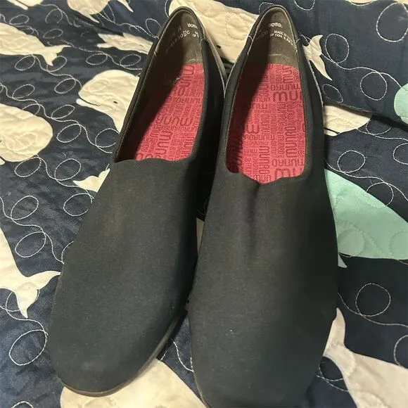 Munro Women's Black Suede Slip-On Loafers Size 11.5 Casual Flats