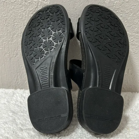 Munro Women’s Size 8W Marissa Large Buckle Flat Slide Sandal in Black Lamb