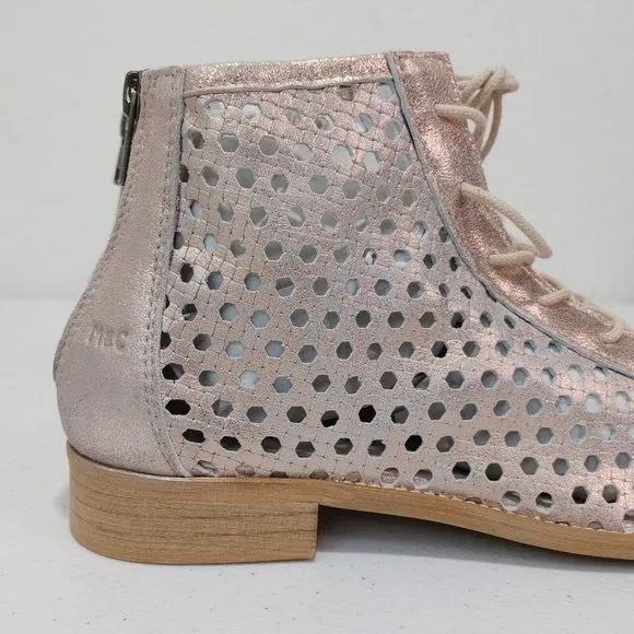 Musse &amp; Cloud Aiden Perforated Flat Sandal Metallic Rose Pink Color Size…