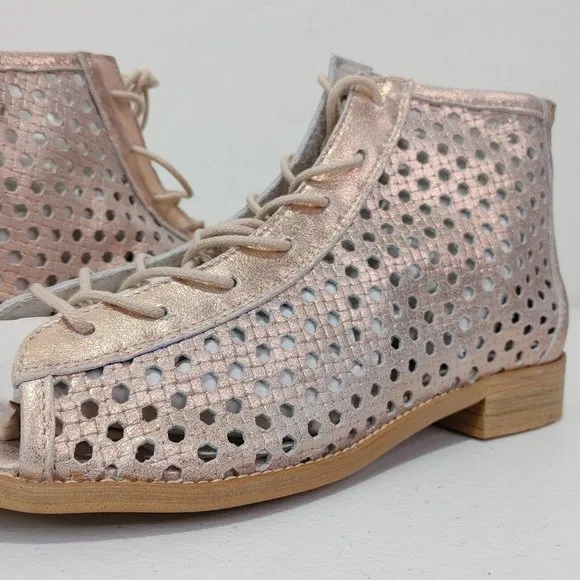 Musse &amp; Cloud Aiden Perforated Flat Sandal Metallic Rose Pink Color Size…