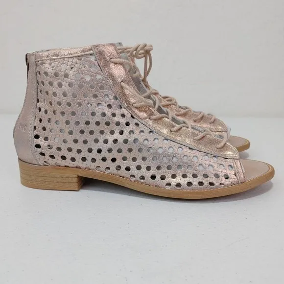 Musse &amp; Cloud Aiden Perforated Flat Sandal Metallic Rose Pink Color Size…