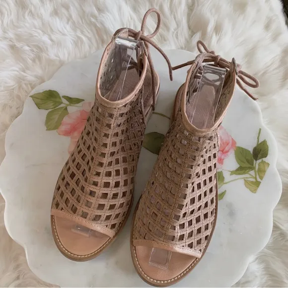 MUSSE &amp; CLOUD AMY CAGED SANDALS