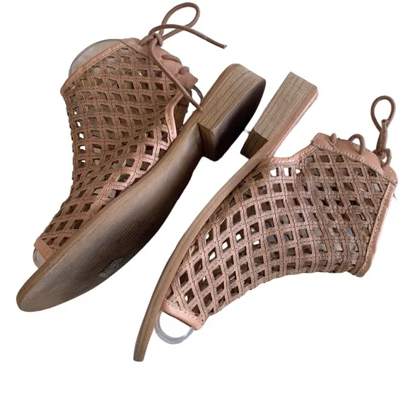 MUSSE &amp; CLOUD AMY CAGED SANDALS