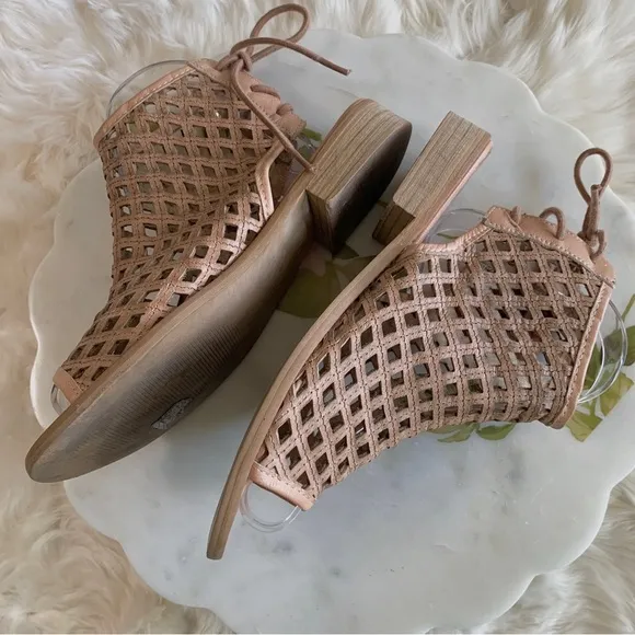 MUSSE &amp; CLOUD AMY CAGED SANDALS