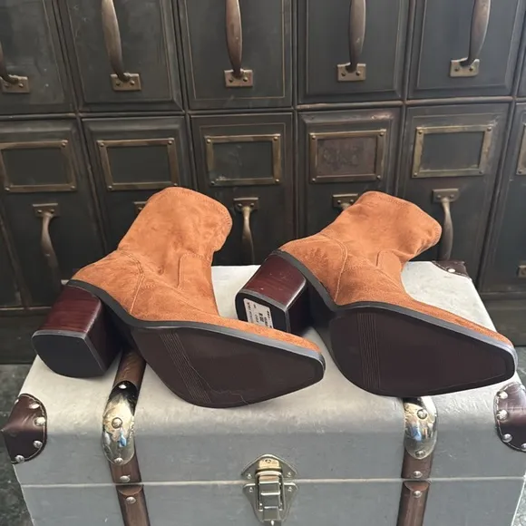 Naturalizer Faux Suede Stretch Boots