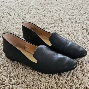 Naturalizer Lorna 7.5W Sleek Black Slip-On Leather Loafers