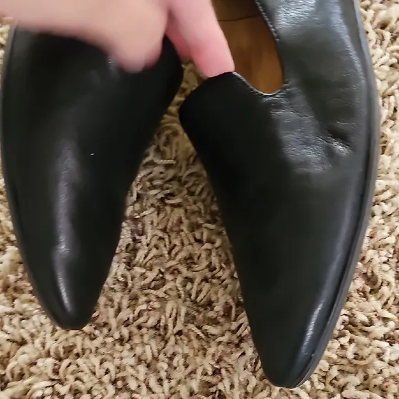 Naturalizer Lorna 7.5W Sleek Black Slip-On Leather Loafers