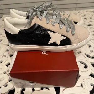 Nature Breeze Black and White Retro Star Sneakers size 9 NWB