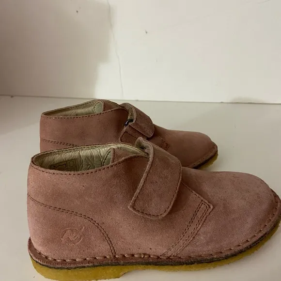 Naturino rose pink suede booties toddler 10.5 US