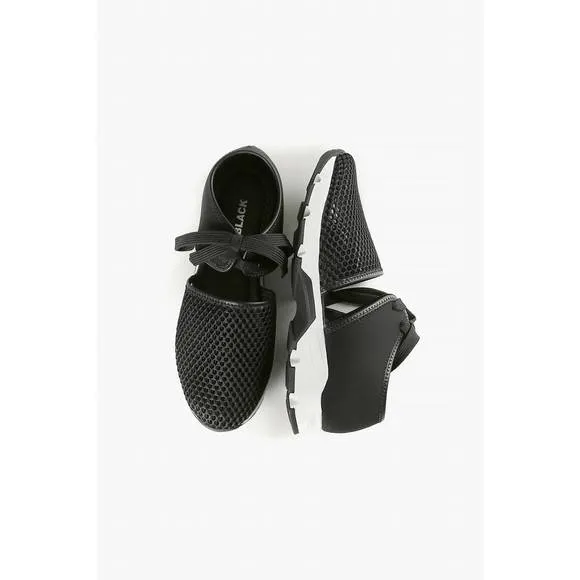 NEW ALL BLACK women's amazing mesh fashion sneaker in black