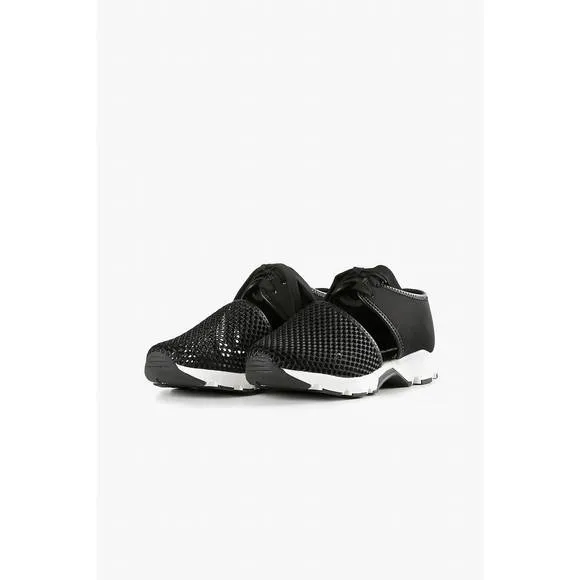 NEW ALL BLACK women's amazing mesh fashion sneaker in black