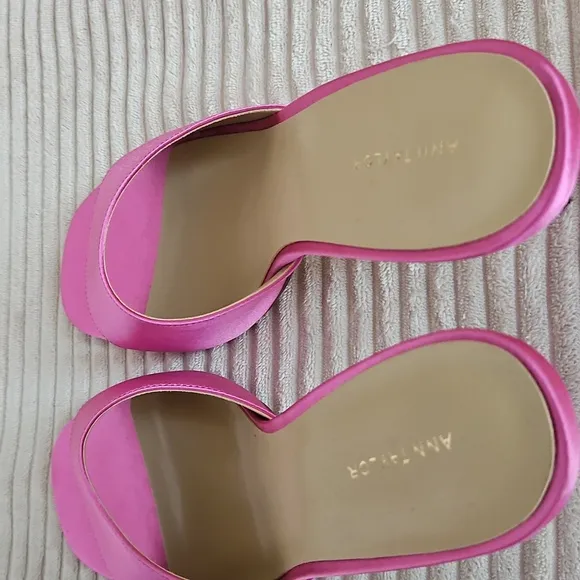 NEW ANN TAYLOR Studio Collection Pink Satin High Heel Mule Sandals SIZE 9.5