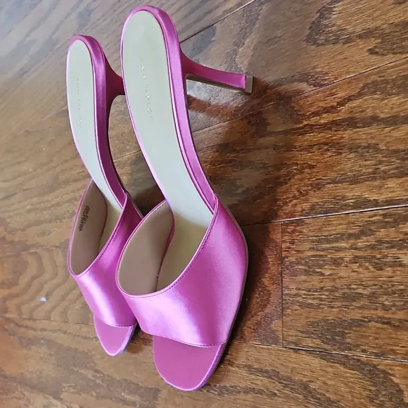 NEW ANN TAYLOR Studio Collection Pink Satin High Heel Mule Sandals SIZE 9.5