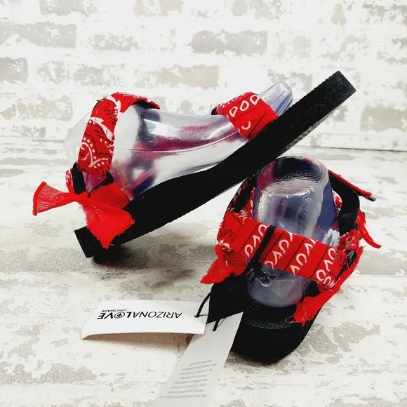 New Arizona Love Trekky bandana-print flat sandals K571