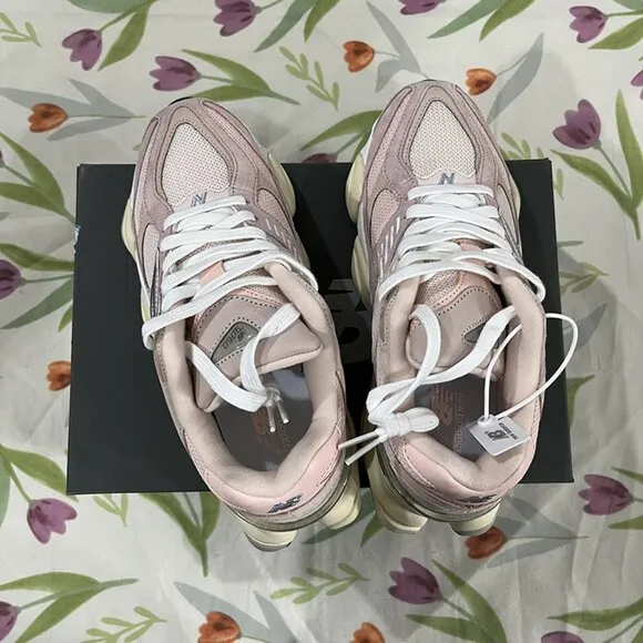 New Balance Retro Sneakers In Pink