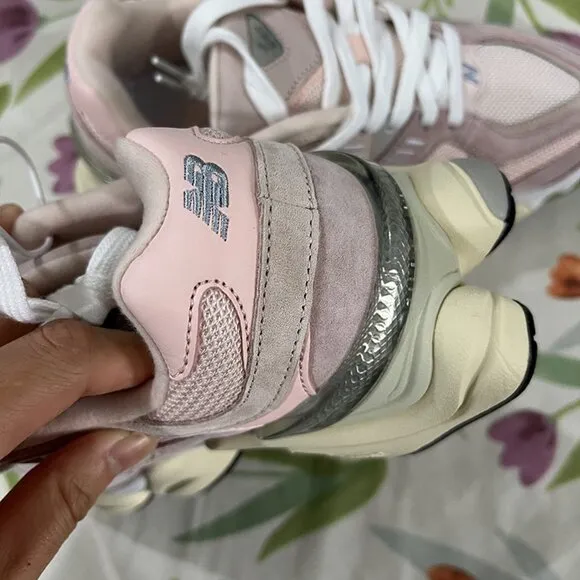 New Balance Retro Sneakers In Pink