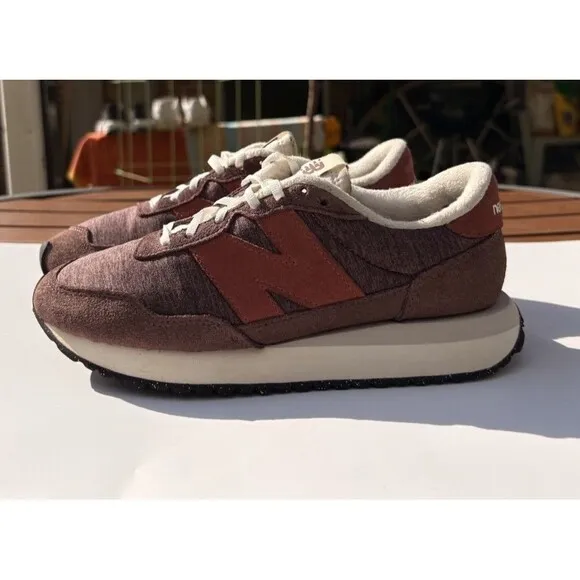 New Balance Women’s 237 Maroon Suede Sneakers – Size 7.5