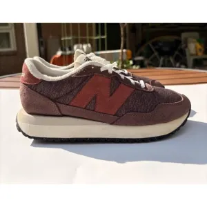 New Balance Women’s 237 Maroon Suede Sneakers – Size 7.5