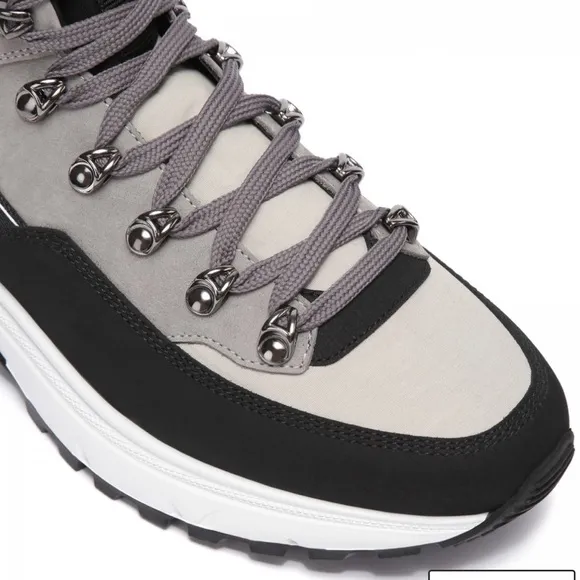 New BARRACUDAAnkle Boots In Light Grey size 39
